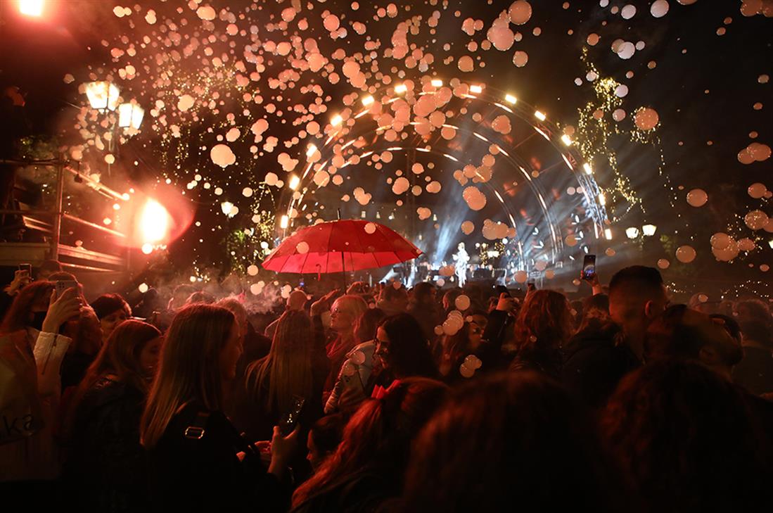 ΧΡΙΣΤΟΥΓΕΝΝΙΑΤΙΚΟ ΔΕΝΔΡΟ - ΣΥΝΤΑΓΜΑ - ΑΘΗΝΑ