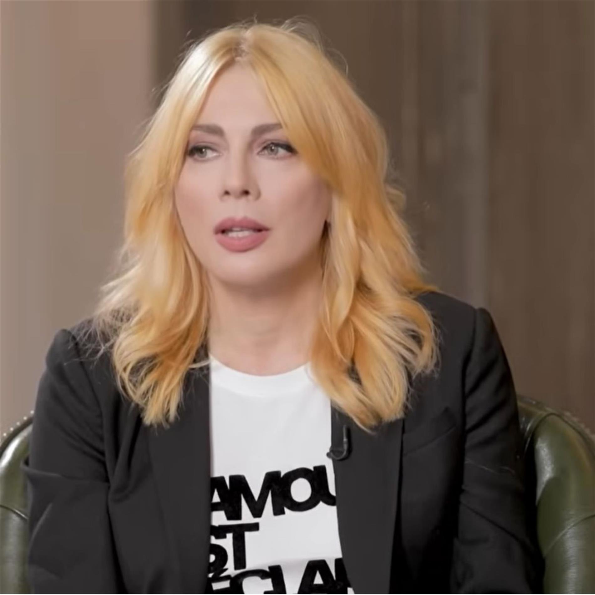 Σμαράγδα Καρύδη: Συγκινεί για τον θάνατο του πατέρα της, Ντίνου Καρύδη - "Πριν φύγει ταλαιπωρήθηκε αρκετά"