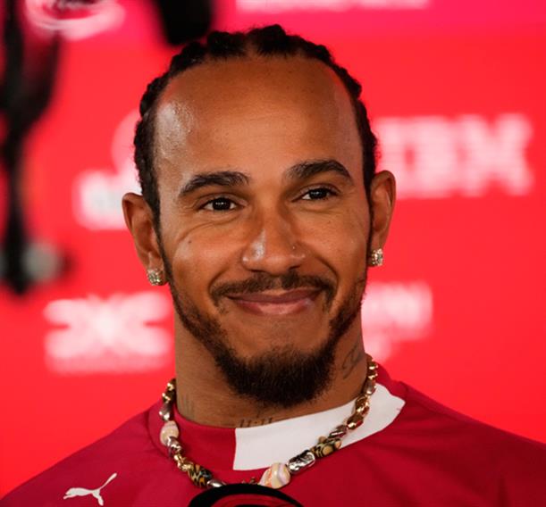 Lewis Hamilton: «Έχω ένα αρκετά μακροχρόνιο συμβόλαιο»