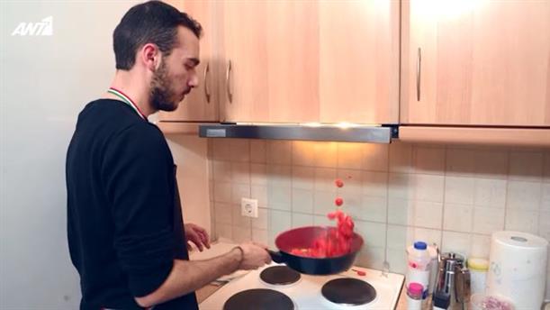 ΚΑΤΙ ΨΗΝΕΤΑΙ – Κώστας – ΕΠΕΙΣΟΔΙΟ 61