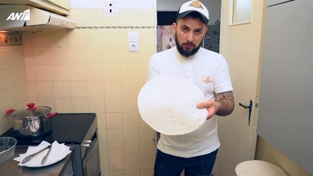 ΚΑΤΙ ΨΗΝΕΤΑΙ – Φώτης – Επεισόδιο 76


