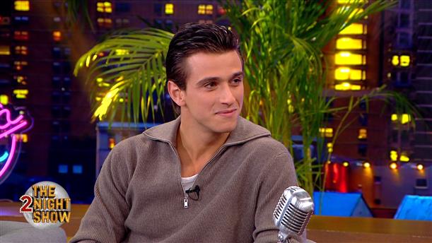 THE 2NIGHT SHOW - Νικόλας Χαλκιαδάκης