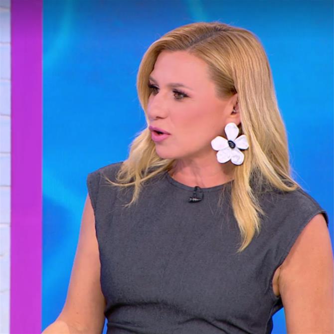 Κατερίνα Καραβάτου: Αποκάλυψε ότι άγνωστος συνομιλούσε με τον γιο της σε εφαρμογή - "Τρελάθηκα"!