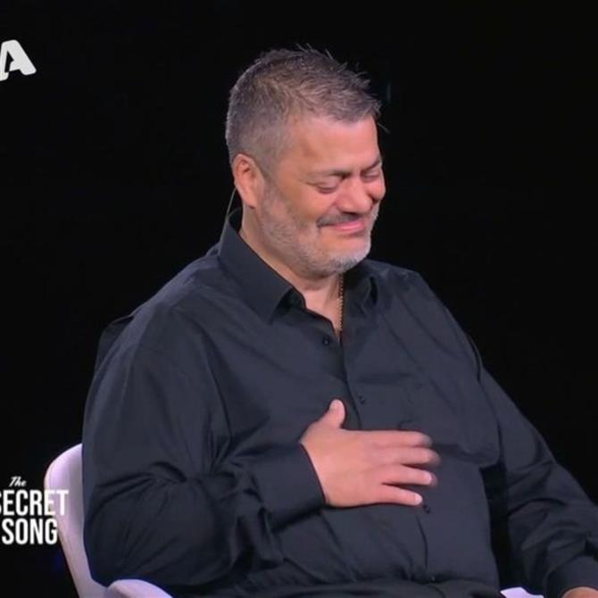 The Secret Song: Λύγισε ο Μανώλης Κονταρός με την λύρα του κολλητού του που έφυγε από τη ζωή! Στο πλευρό του ο Βασίλης Μπισμπίκης 

