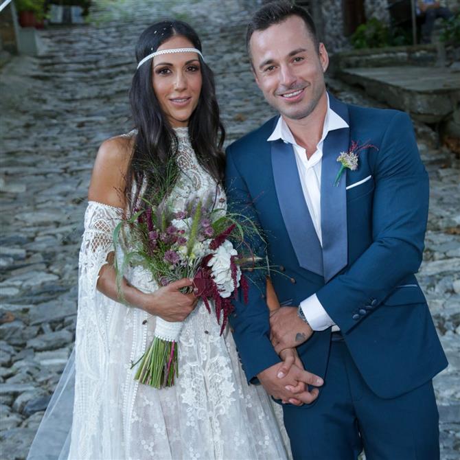 Ανθή Βούλγαρη & Κώστας Κωνσταντινίδης: Βάφτισαν τον γιο τους στο Πήλιο (Φωτογραφίες)