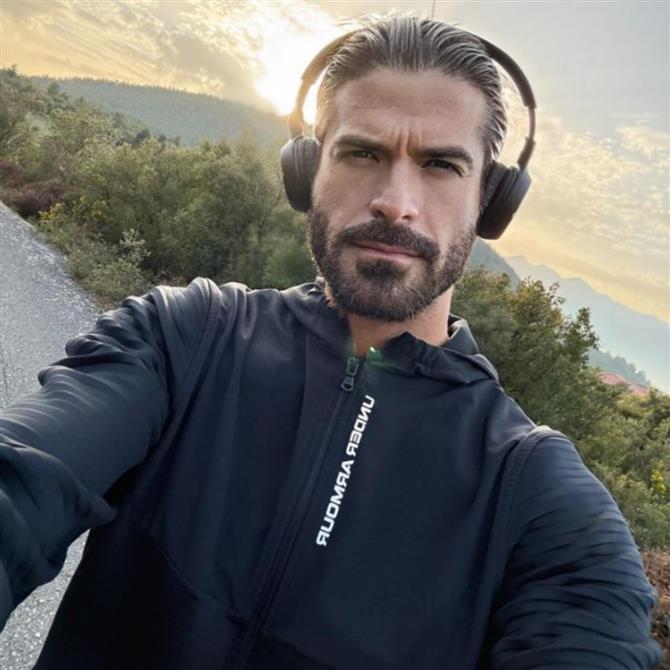 Άρης Μουγκοπέτρος: "Ήμουν δίπλα του όταν έγινε το κακό, ήμουν γεμάτος αίματα", αποκάλυψε ο τραγουδιστής Γιάννης Κατσίγιαννης