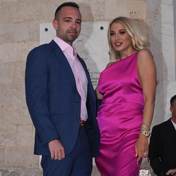 Κωνσταντίνα Σπυροπούλου - Βασίλης Σταθοκωστόπουλος: Σήμερα η βάφτιση του γιου τους (φωτογραφία)
