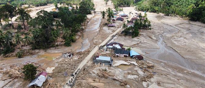 Ινδονησία: Σχεδόν 600 οι νεκροί από κυκλώνα - Μάχη δίνουν οι διασώστες