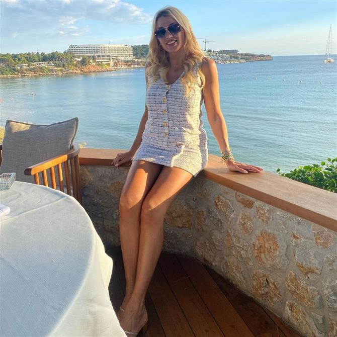 Κωνσταντίνα Σπυροπούλου: Ποζάρει αγκαλιά με τους δυο γιους της