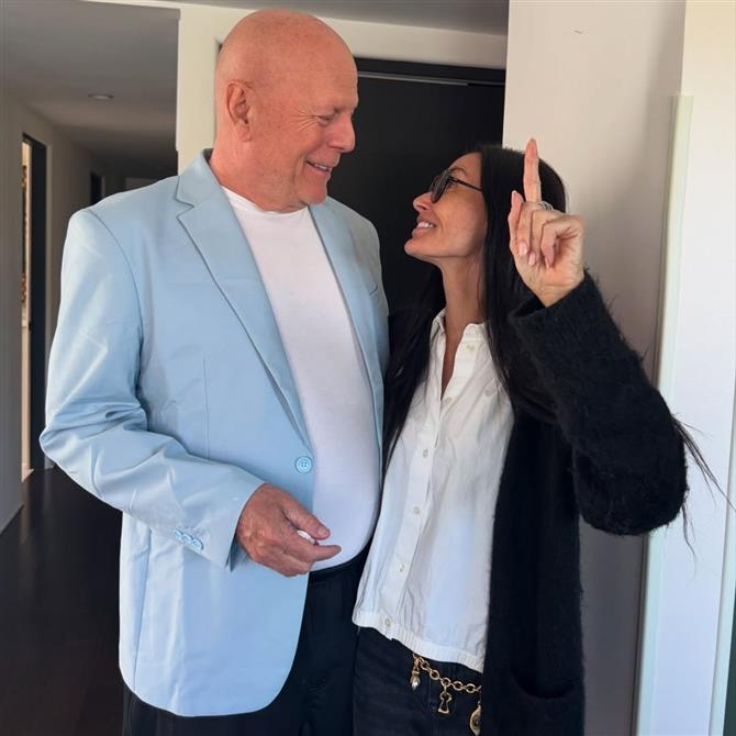 Η Ντέμι Μουρ φωτογραφίζει τον Μπρους Γουίλις με την εγγονή του: Οι ευχές και το μήνυμα για τα 71α γενέθλιά του