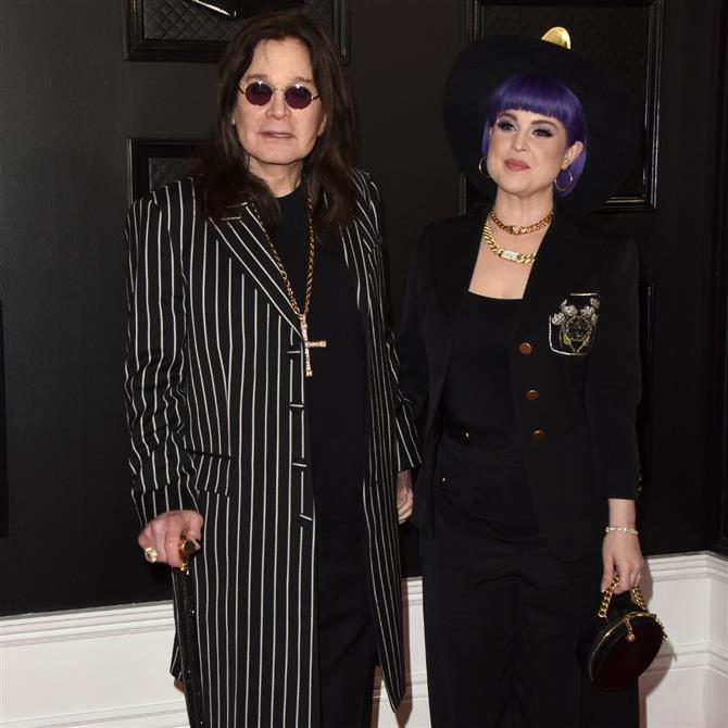 Κέλι Όσμπορν: Δέχτηκε πρόταση γάμου από τον σύντροφό της στην τελευταία συναυλία του πατέρα της, Όζι Όσμπορν