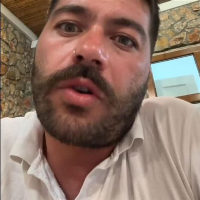 Άρης Τσάπης: "Έτσι τα λέτε στην Αλβανία;" - Η απάντηση σε σχόλιο που δέχτηκε για την καταγωγή του
