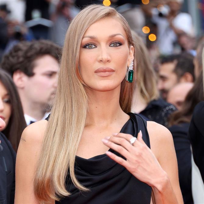 Μπέλα Χαντίντ: Η πρώτη εμφάνιση μετά τη νοσηλεία της για τη νόσο του Lyme