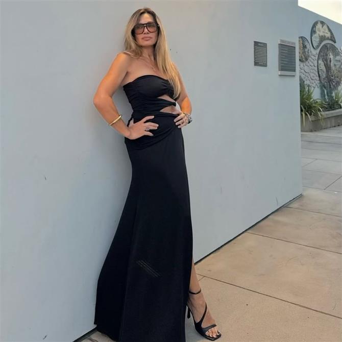 Ελένη Πετρουλάκη: Η φωτογραφία με μαγιό και το μήνυμά της - "Αυτό το σώμα μου έχει χαρίσει τέσσερα παιδιά"