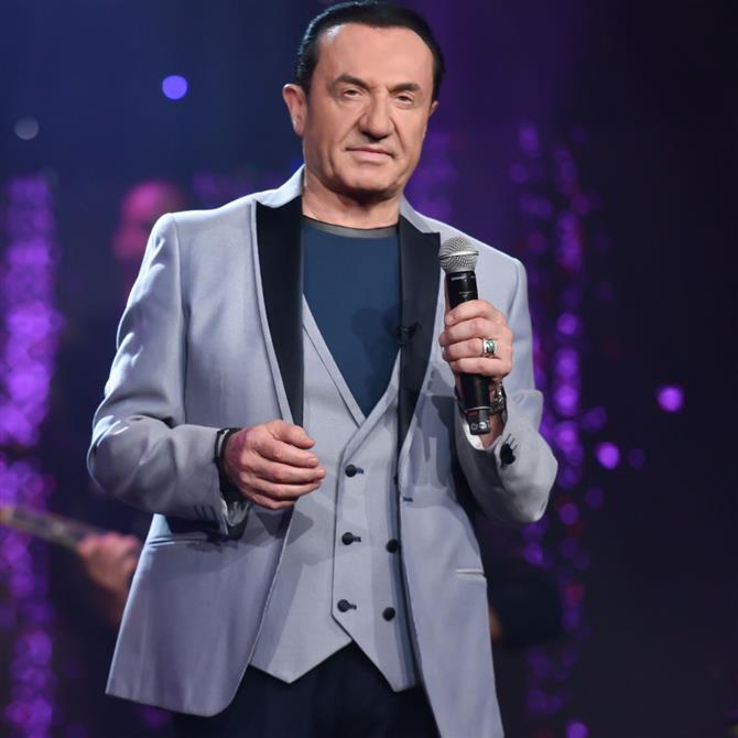 Λευτέρης Πανταζής: Επέστρεψε στη σκηνή μετά το σοβαρό ατύχημα στο κεφάλι του