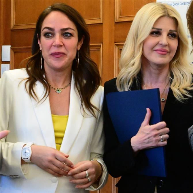 Έλενα Ράπτη: Ευχήθηκε δημόσια στη Δόμνα Μιχαηλίδου για τη γέννηση του γιου της - "Μέχρι και την τελευταία στιγμή ήταν στο γραφείο"
