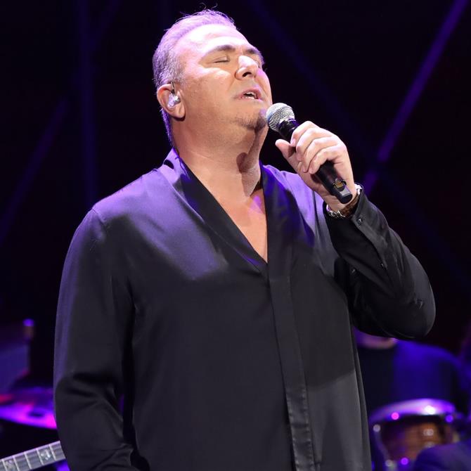 Αντώνης Ρέμος: Ανέβασε στη σκηνή την 10χρονη κόρη του, Ελένη (Βίντεο)