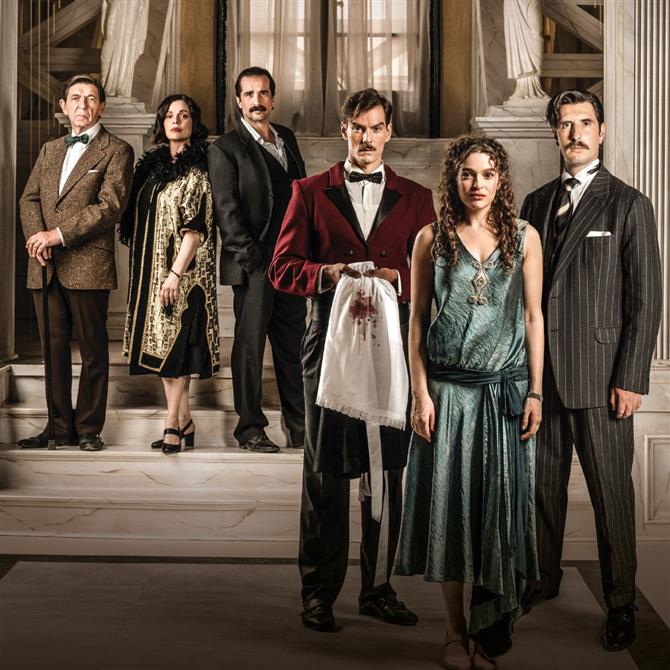 Grand Hotel: Συγκλονιστικές οι εξελίξεις στα επόμενα επεισόδια - Η Αλίκη ψάχνει να βρει με αγωνία το ανώνυμο σημείωμα 