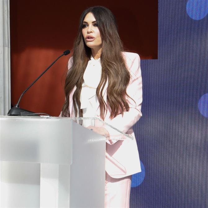 Κίμπερλι Γκίλφοϊλ: Η super chic εμφάνιση σε βραδινή εκδήλωση & το φόρεμα που μαγνήτισε τα βλέμματα