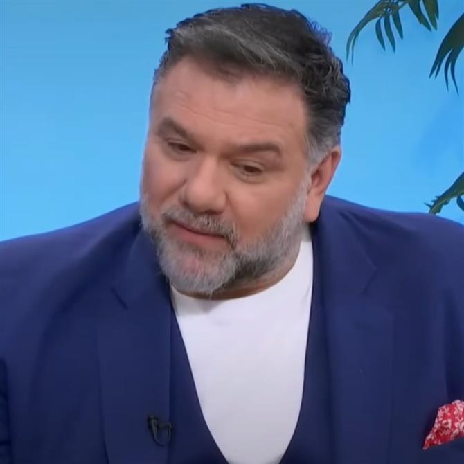 Γρηγόρης Αρναούτογλου: Η εξομολόγηση για τον γιο του, Αναστάση - "Είμαστε στην προεφηβεία. Φωνάζει στα καλά καθούμενα"