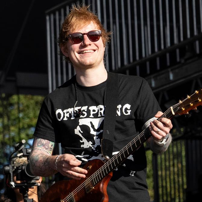 Εντ Σίραν: Βγήκε στους δρόμους της Νέας Ορλεάνης και ερμήνευσε το νέο του τραγούδι (βίντεο)
