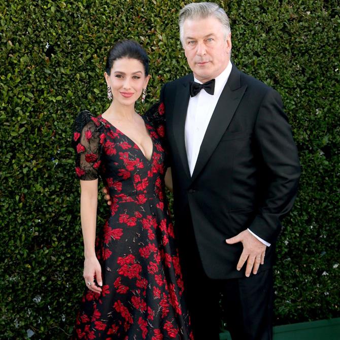 Χιλάρια & Άλεκ Μπάλντουιν απάντησαν με επικό βίντεο στα δημοσιεύματα που τη θέλουν να τον "ελέγχει σαν μαριονέτα"
