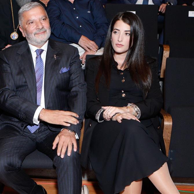 Γιώργος Πατούλης – Νάνσυ Κοιλού: Ξεκίνησαν τις διακοπές τους μαζί με τον 5 μηνών γιο τους