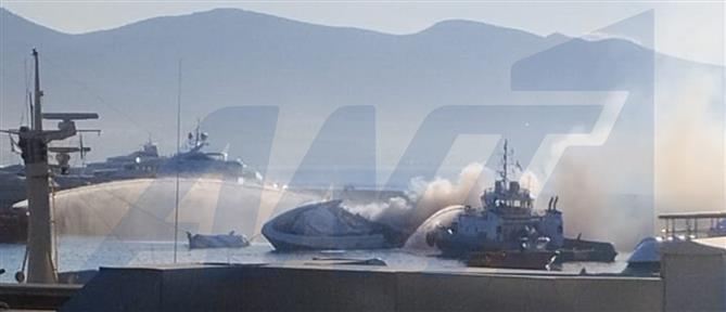 Φωτιά σε 4 σκάφη στη Μαρίνα Ζέας: Βυθίζεται και το τέταρτο σκάφος