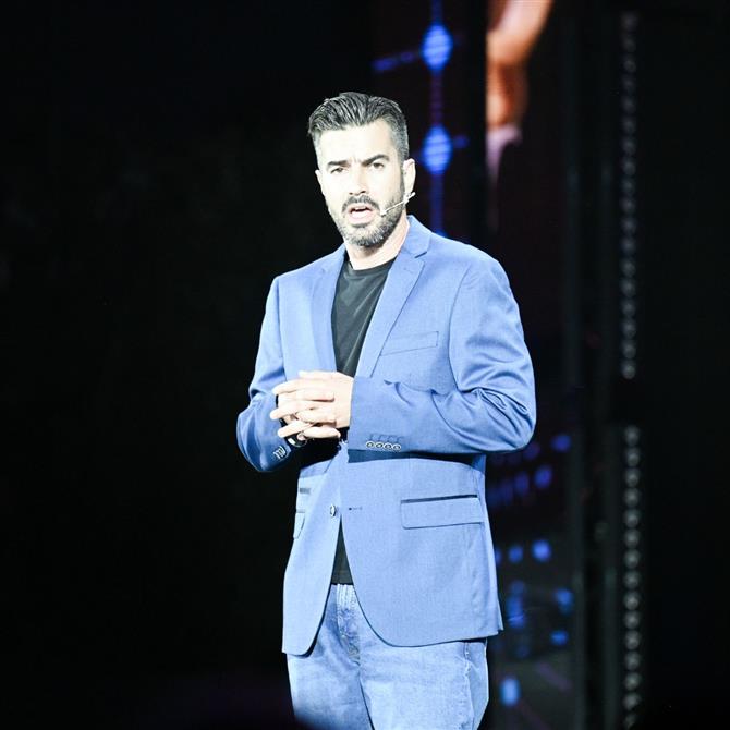 Γιάννης Τσιμιτσέλης: Γιορτάζει η μαμά του και η κόρη του, Ευαγγελία - Οι σπάνιες οικογενειακές φωτογραφίες 






