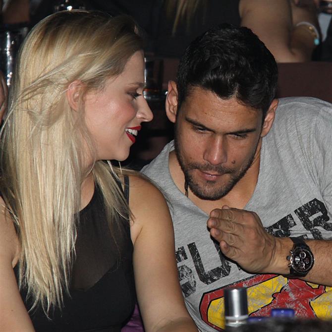 Δημήτρης Ουγγαρέζος & Νάντια Μπουλέ: Η συνάντηση του πρώην ζευγαριού και η κοινή φωτογραφία - "Έχουμε reunion"