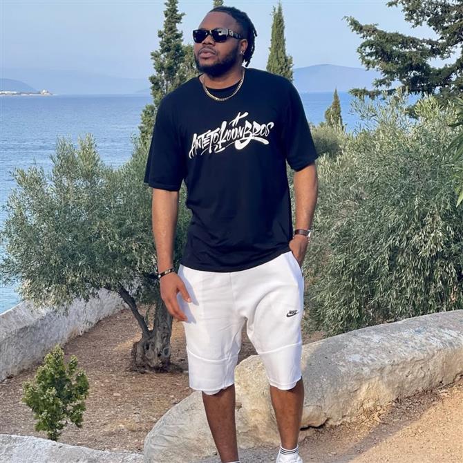 Συγκινεί ο Φράνσις Αντετοκούνμπο: Η εξομολόγηση για τη ζωή στη Νιγηρία και η στιγμή που συναντήθηκε με την οικογένειά του