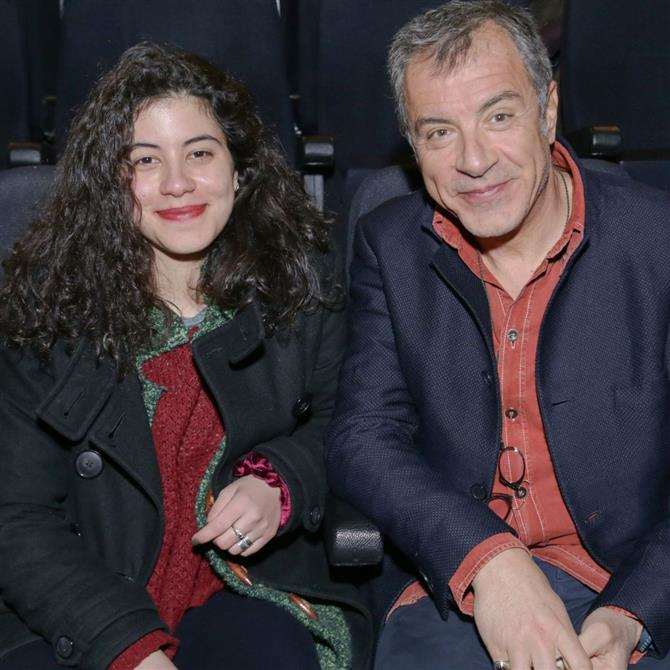 Αργυρώ Θεοδωράκη: Η κόρη του Σταύρου Θεοδωράκη πρωταγωνίστρια στο θέατρο - "Καμαρώνει, αλλά δεν ζητάω την άποψή του", δηλώνει