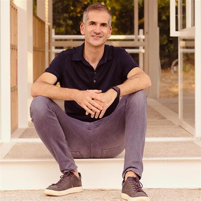 Κώστας Μπακογιάννης: Η ανάρτηση για τα 36 χρόνια από τη δολοφονία του Παύλου Μπακογιάννη - "Τον θυμάμαι και χαμογελάω"
