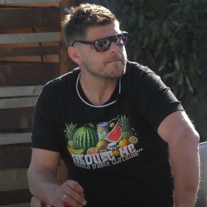 Χρήστος Ντεντόπουλος - Big Brother: Η ηλικία, το TikTok, η ατάκα "Άκουσέ με", η σύζυγος και τα δύο του παιδιά
