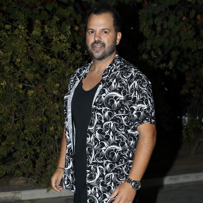 Νίκος Απέργης: Βάφτισε την κόρη του - Το όνομα που πήρε η νεοφώτιστη