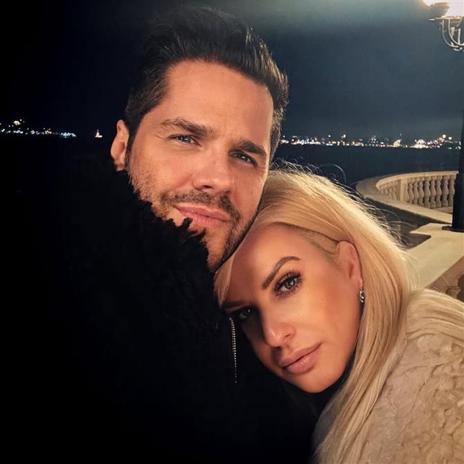 Γιώργος Τσαλίκης & Δώρα Δημητροπούλου: Η μεταμφίεσή τους το βράδυ της Τσικνοπέμπτης ήταν η ωραιότερη που είδαμε