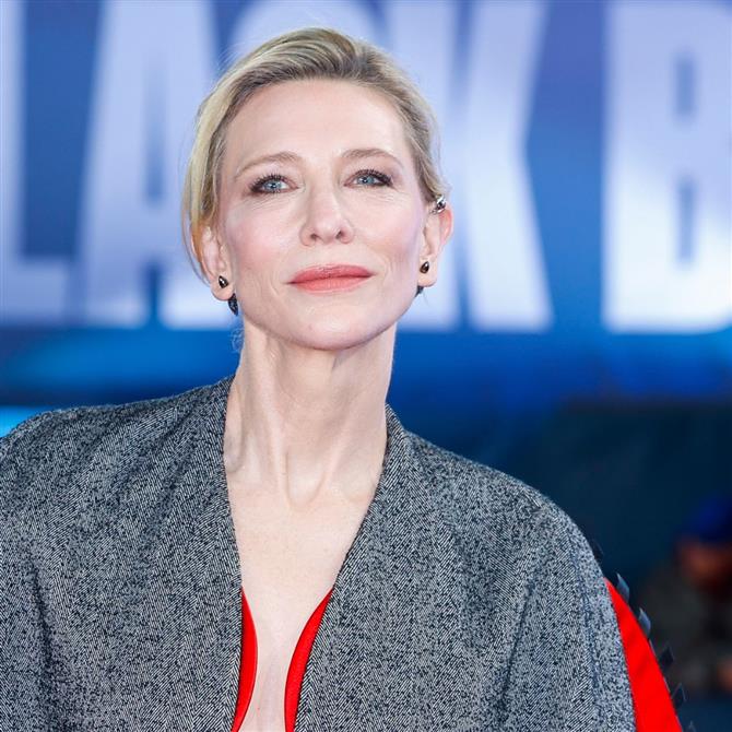 Κέιτ Μπλάνσετ: Παρέδωσε μαθήματα στιλ στο Λονδίνο - Η εμφάνιση για τη νέα ταινία "BLACK BAG" στην οποία πρωταγωνιστεί (Photos - Video)