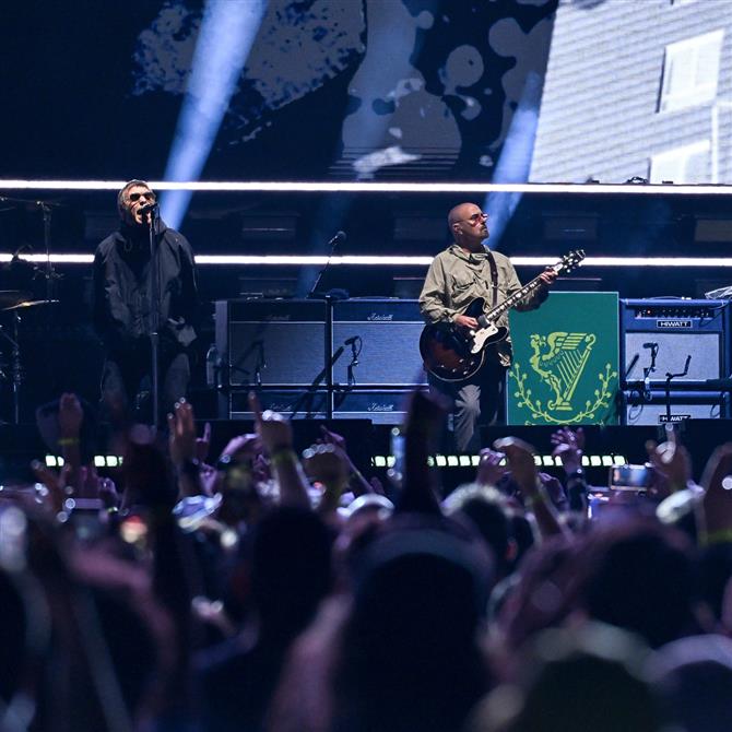 Oasis: Ο κιθαρίστας τους αποχωρεί προσωρινά από την περιοδεία τους για λόγους υγείας