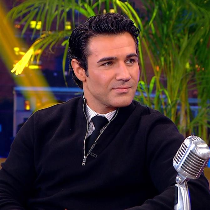 Πέτρος Ιακωβίδης: "Έγινα τραγουδιστής όταν είδα τον Τόλη Βοσκόπουλο, είπα στη μάνα μου αυτό θέλω να κάνω…"