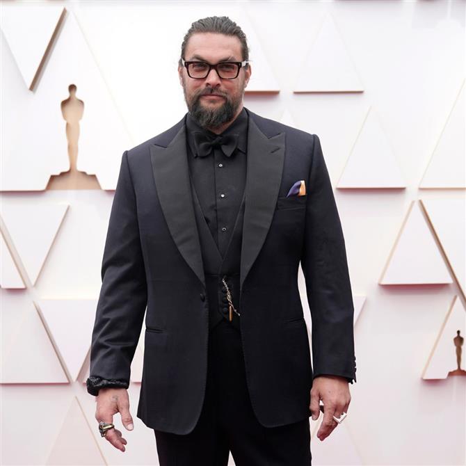 Τζέισον Μομόα: "Εισέβαλε" στο κοινό στην τελευταία συναυλία των Black Sabbath και έγινε χαμός (βίντεο)
