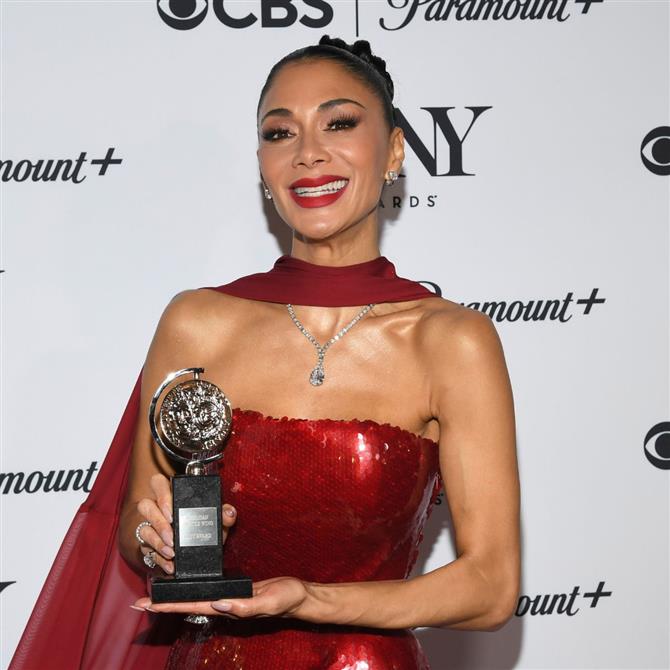 Νικόλ Σέρζινγκερ: Η ανάρτηση για το πρώτο βραβείο Tony - "Δεν μπορώ να το πιστέψω. Το όνομά μου άλλαξε για πάντα"