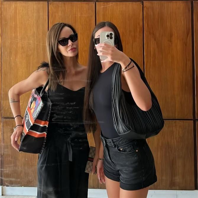 Ιωάννα Λίλη: Η βραδινή έξοδος με τη 18χρονη κόρη της - "Είμαστε σαν κολλητές"