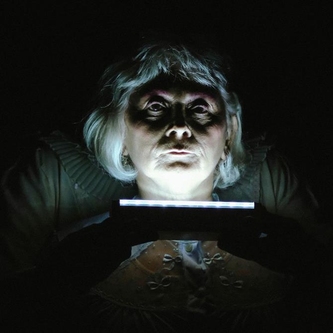 Το Δημοτικό Θέατρο Πειραιά παρουσιάζει τις "Γιαγιάδες"