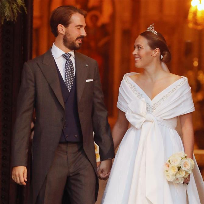 Νίνα Φλορ: Η σύζυγος του Φίλιππου Ντε Γκρες υπογράφει ως "πριγκίπισσα της Ελλάδας"
