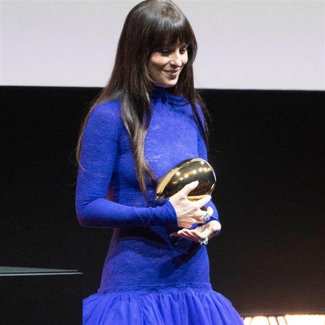 ZFF 2025: Η Ντακότα Τζόνσον "έκλεψε" την παράσταση καθώς τιμήθηκε με το βραβείο "Golden Eye"