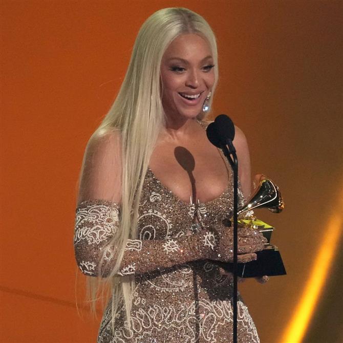 Η Γούπι Γκόλντμπεργκ απαντά σε όσους επικρίνουν τη Μπιγιονσέ για τη βράβευσή της με Grammy
