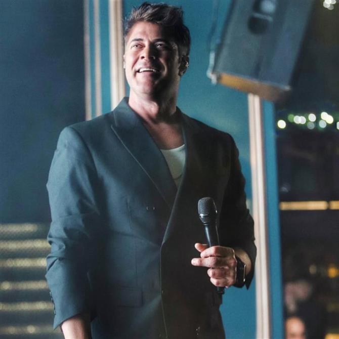 Χρήστος Χολίδης: Ο πρώτος χορός στη γαμήλια δεξίωση με την Κατερίνα Γκιουζέλη & το τραγούδι που της αφιέρωσε (Βίντεο)

