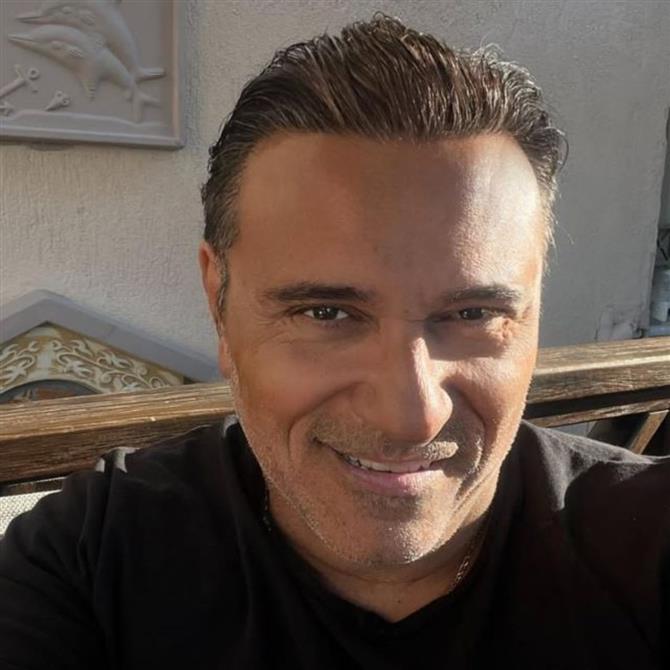 Αλέκος Ζαζόπουλος: "Φτάσαμε τώρα στην Αίγυπτο και μας καθυστερούν για τα διαβατήρια"