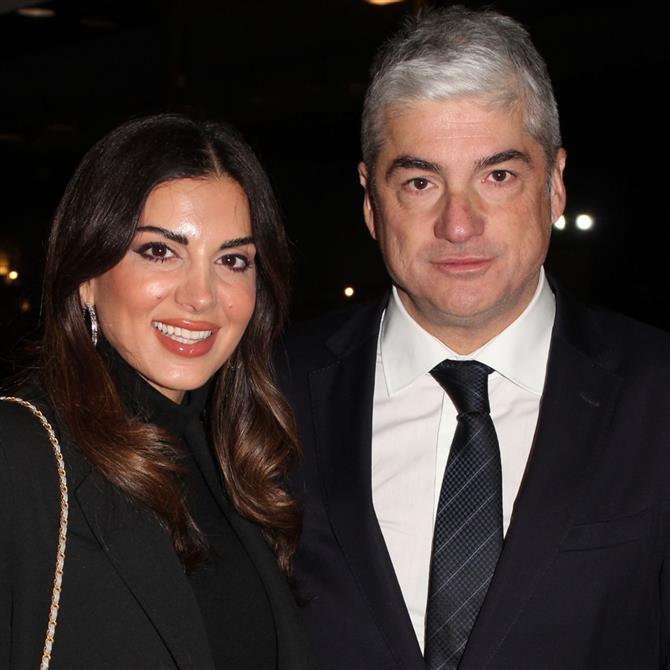 Σταματίνα Τσιμτσιλή: Βραδινή έξοδος με τον Θέμη Σοφό - Το άψογο look της παρουσιάστριας