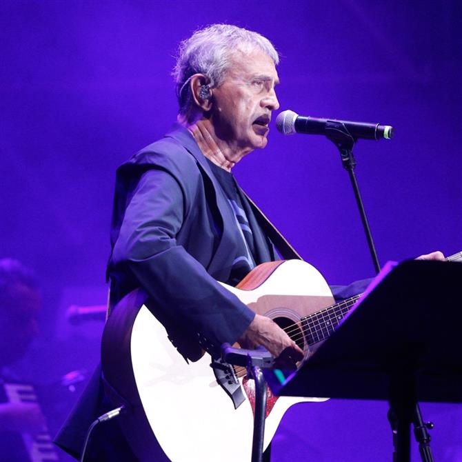 Γιώργος Νταλάρας: "Δεν μπορούσα να τραγουδήσω &  έκανα 15 συναυλίες, έβλεπα τον κόσμο να με κοιτά με οίκτο"